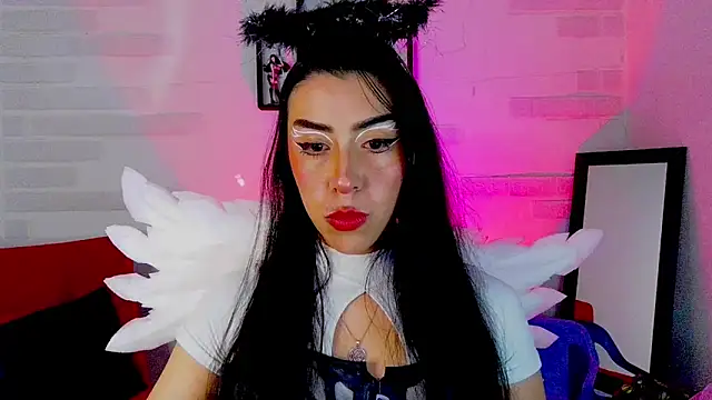 Snapshot of sky_girl1 chatting on 10-25-25, 05:37 sky girl1 online show from 10-25-25, 05:37