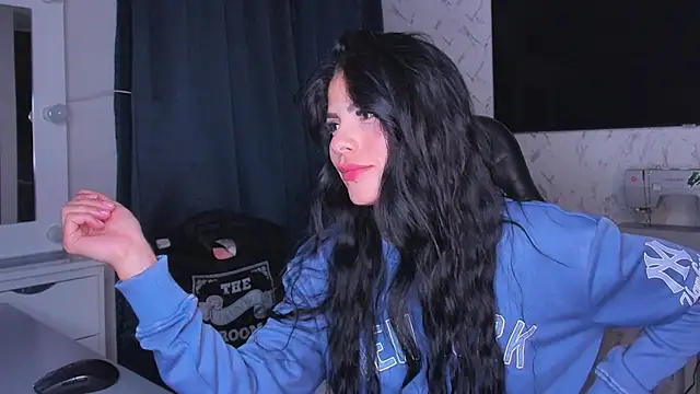 Snapshot of Lisegg_ chatting on 01-08-25, 06:31 Lisegg online show from 01-08-25, 06:31