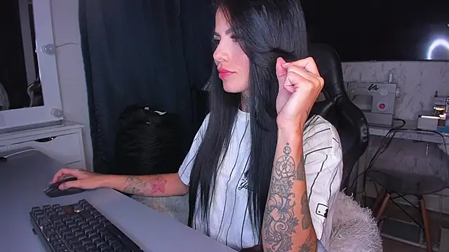 Snapshot of Lisegg_ chatting on 01-13-25, 06:38 Lisegg online show from 01-13-25, 06:38