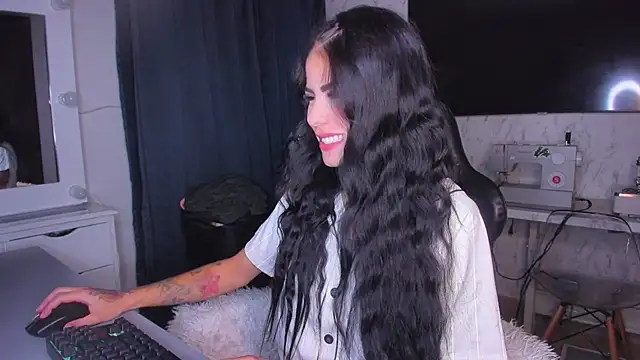 Snapshot of Lisegg_ chatting on 01-28-25, 02:31 Lisegg online show from 01-28-25, 02:31