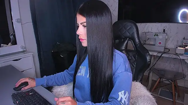 Snapshot of Lisegg_ chatting on 01-30-25, 11:11 Lisegg online show from 01-30-25, 11:11