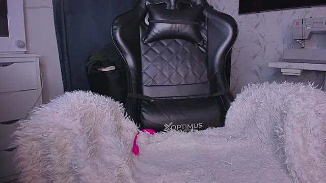 Snapshot of Lisegg_ chatting on 02-05-25, 08:04 Lisegg online show from 02-05-25, 08:04