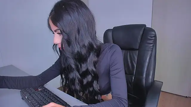 Snapshot of Lisegg_ chatting on 02-20-25, 02:35 Lisegg online show from 02-20-25, 02:35