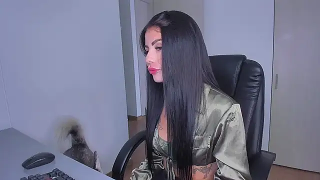 Snapshot of Lisegg_ chatting on 02-28-25, 05:48 Lisegg online show from 02-28-25, 05:48