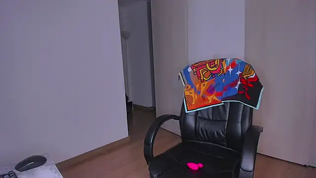 Snapshot of Lisegg_ chatting on 10-21-25, 10:05 Lisegg online show from 10-21-25, 10:05