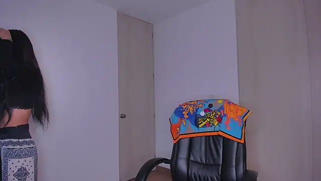 Snapshot of Lisegg_ chatting on 10-23-25, 10:03 Lisegg online show from 10-23-25, 10:03