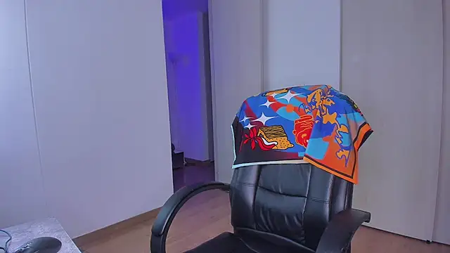 Snapshot of Lisegg_ chatting on 11-14-25, 10:58 Lisegg online show from 11-14-25, 10:58