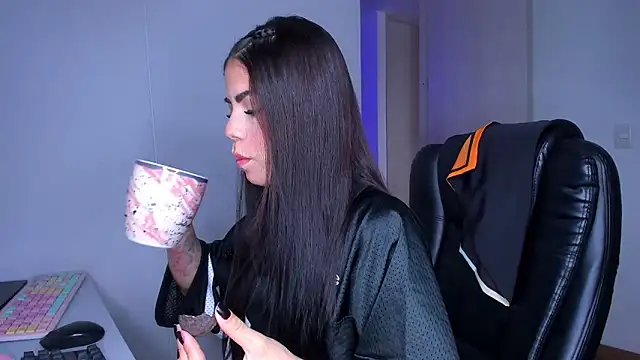 Lisegg  online show from 04-16-26, 01:45