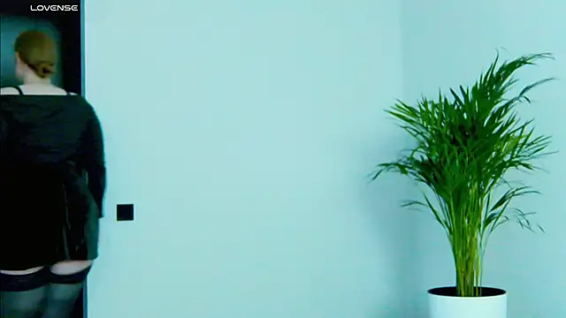 Snapshot of Sinful_Eyes chatting on 11-27-25, 06:15 Sinful Eyes online show from 11-27-25, 06:15