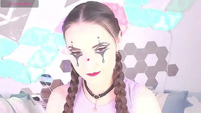 Snapshot of LexiKiss chatting on 01-10-25, 07:57 LexiKiss online show from 01-10-25, 07:57