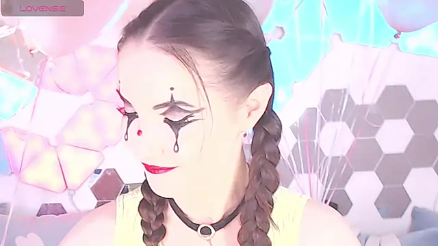 Snapshot of LexiKiss chatting on 01-11-25, 08:00 LexiKiss online show from 01-11-25, 08:00