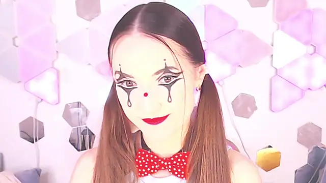 Snapshot of LexiKiss chatting on 09-19-25, 08:27 LexiKiss online show from 09-19-25, 08:27