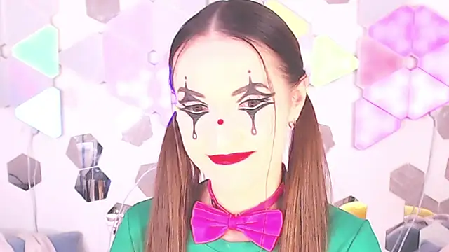 Snapshot of LexiKiss chatting on 09-20-25, 04:57 LexiKiss online show from 09-20-25, 04:57