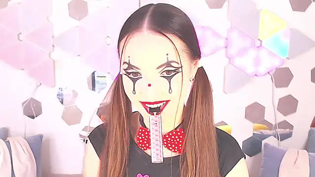 Snapshot of LexiKiss chatting on 10-25-25, 04:02 LexiKiss online show from 10-25-25, 04:02