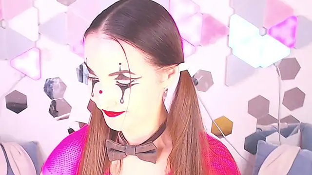 LexiKiss online show from 11-27-25, 10:45