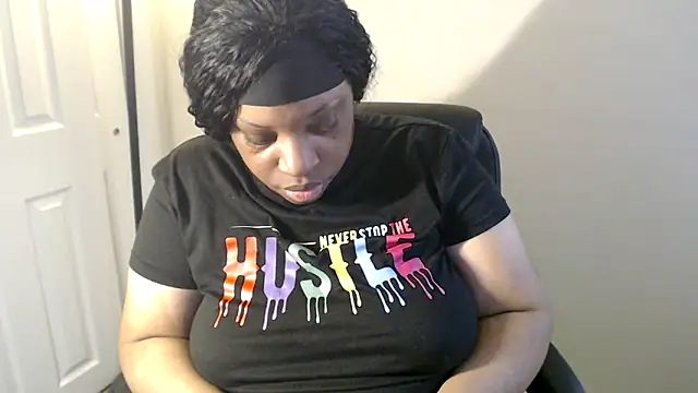 Sexymona1218 online show from 04-25-26, 11:02