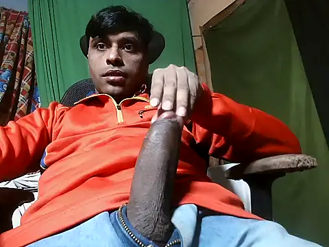 Snapshot of desiboy1101 chatting on 12-14-24, 01:49 desiboy1101 online show from 12-14-24, 01:49