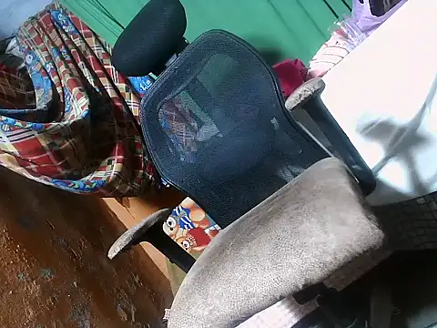 Snapshot of desiboy1101 chatting on 01-24-25, 03:32 desiboy1101 online show from 01-24-25, 03:32