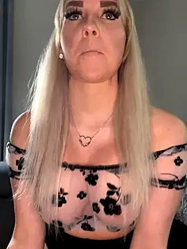 MIA-XXX online show from 11-04-25, 10:47