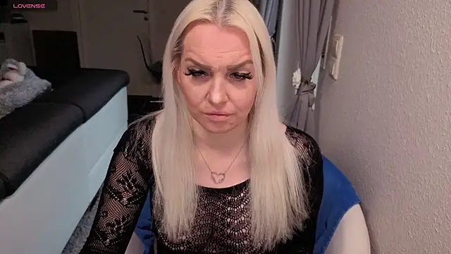 MIA-XXX online show from 04-25-26, 04:26