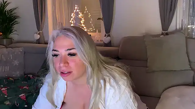 Snapshot of Monageil chatting on 12-20-24, 09:54 Monageil online show from 12-20-24, 09:54