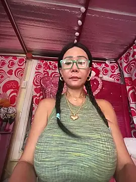 Snapshot of sweetieme chatting on 05-22-26, 02:08 sweetieme online show from 05-22-26, 02:08