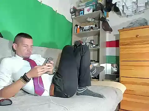 viraglaci18xh online show from 10-05-25, 04:05