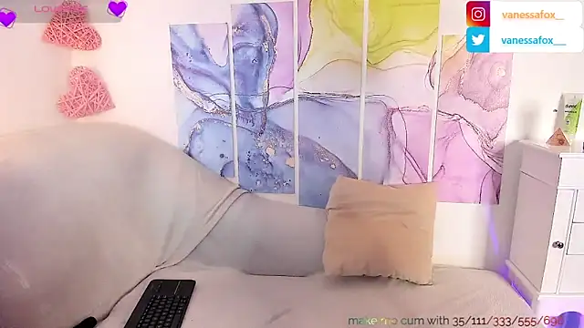 VanessaFox   online show from 02-06-25, 04:14