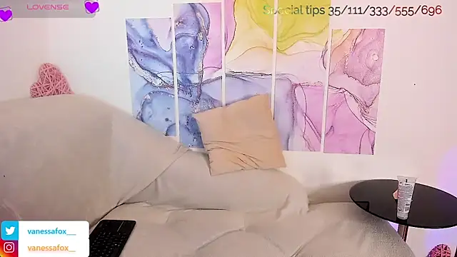 VanessaFox   online show from 02-22-25, 02:52