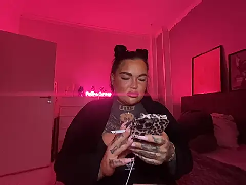  MelinaCurves  online show from 01-08-25, 10:37