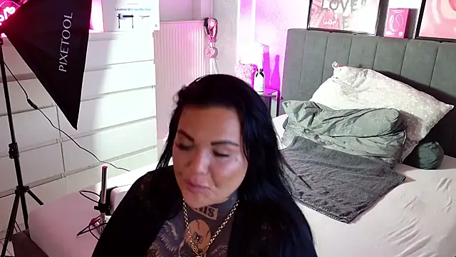  MelinaCurves  online show from 03-19-25, 12:26