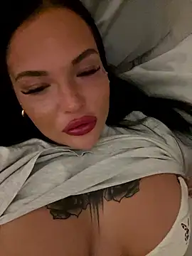  MelinaCurves  online show from 01-09-26, 11:39