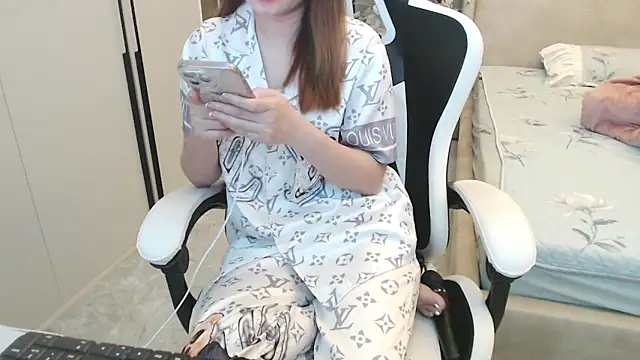 Hanako love online show from 03-10-25, 04:07