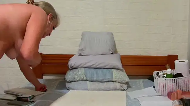 awild kitten online show from 03-02-25, 12:32