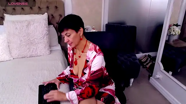 BustyPenellope online show from 10-06-25, 02:53