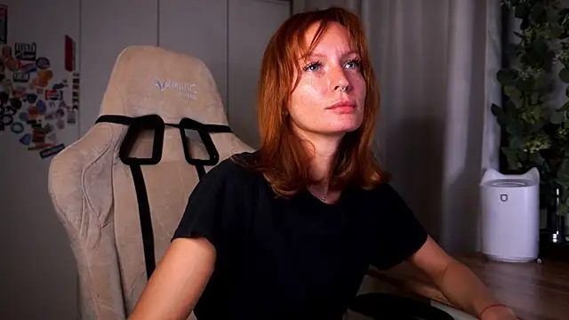 Snapshot of Liuba_Fox chatting on 05-18-26, 07:31 Liuba Fox online show from 05-18-26, 07:31