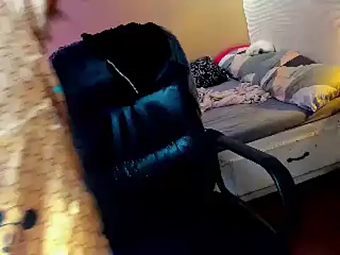 Snapshot of HOTnWILDalice chatting on 03-10-25, 01:56 HOTnWILDalice online show from 03-10-25, 01:56