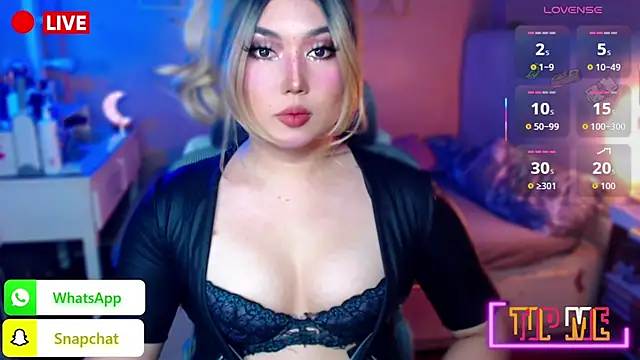 Snapshot of HOTnWILDalice chatting on 10-23-25, 01:49 HOTnWILDalice online show from 10-23-25, 01:49