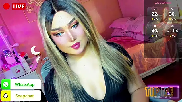 Snapshot of HOTnWILDalice chatting on 10-30-25, 01:29 HOTnWILDalice online show from 10-30-25, 01:29