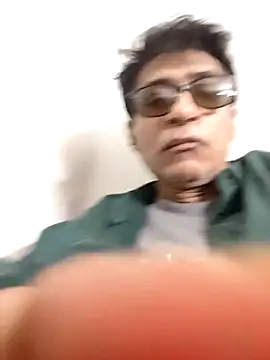 iamkahn 44 online show from 02-11-26, 05:40