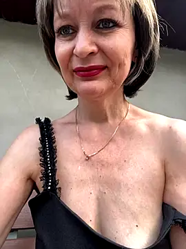 Snapshot of Melljoy chatting on 09-10-25, 01:33 Melljoy online show from 09-10-25, 01:33