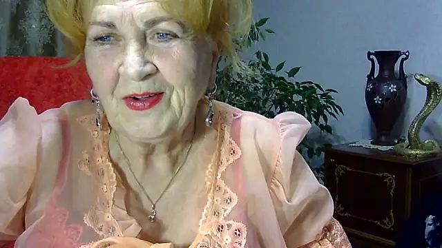 Snapshot of Emma52610 chatting on 01-26-25, 05:44 Emma52610 online show from 01-26-25, 05:44