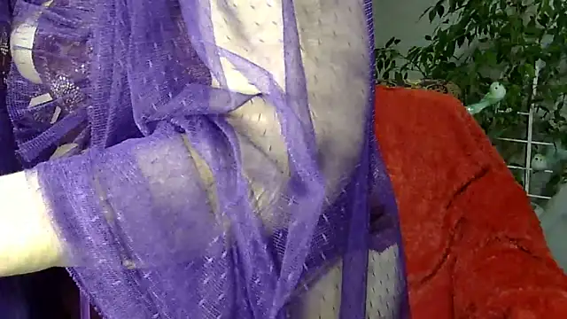 Snapshot of Emma52610 chatting on 02-12-25, 05:48 Emma52610 online show from 02-12-25, 05:48