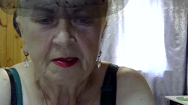 Snapshot of Emma52610 chatting on 09-12-25, 11:10 Emma52610 online show from 09-12-25, 11:10