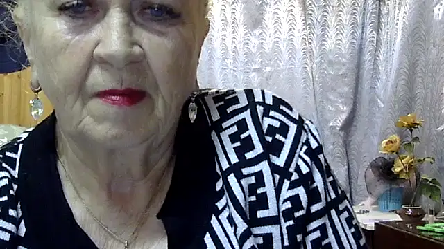 Snapshot of Emma52610 chatting on 09-28-25, 04:34 Emma52610 online show from 09-28-25, 04:34