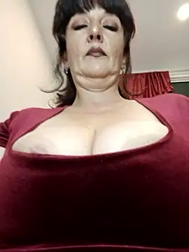 Snapshot of FireWoman chatting on 10-17-25, 11:29 FireWoman online show from 10-17-25, 11:29