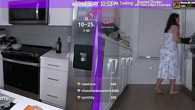 Snapshot of MilaValentina chatting on 02-20-25, 03:34 MilaValentina online show from 02-20-25, 03:34