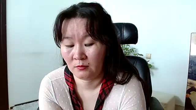 Snapshot of Akira_xx chatting on 03-23-25, 04:27 Akira xx online show from 03-23-25, 04:27