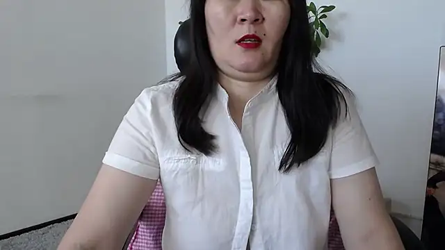 Snapshot of Akira_xx chatting on 09-27-25, 01:54 Akira xx online show from 09-27-25, 01:54