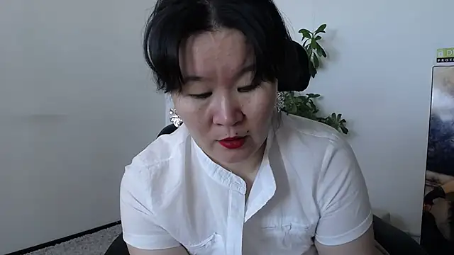 Snapshot of Akira_xx chatting on 10-16-25, 02:23 Akira xx online show from 10-16-25, 02:23